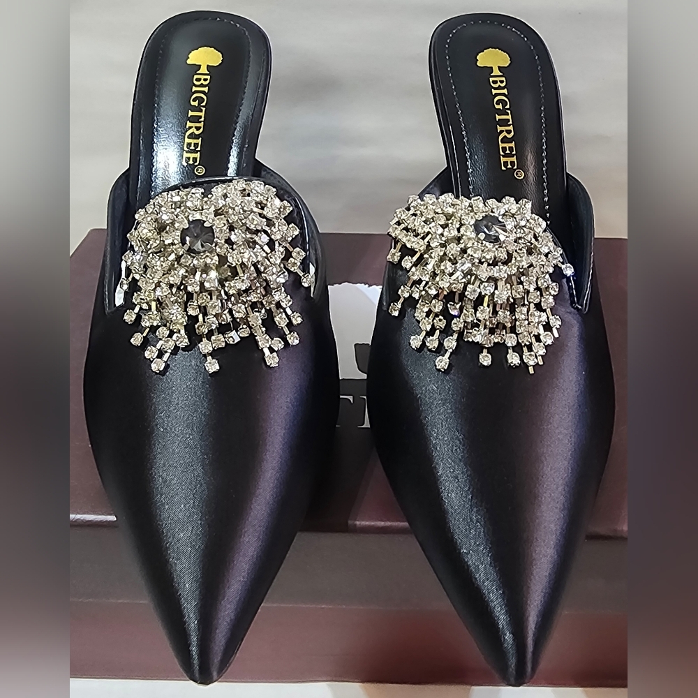 NIB Big Tree Elegant Black Satin Slip On Heels